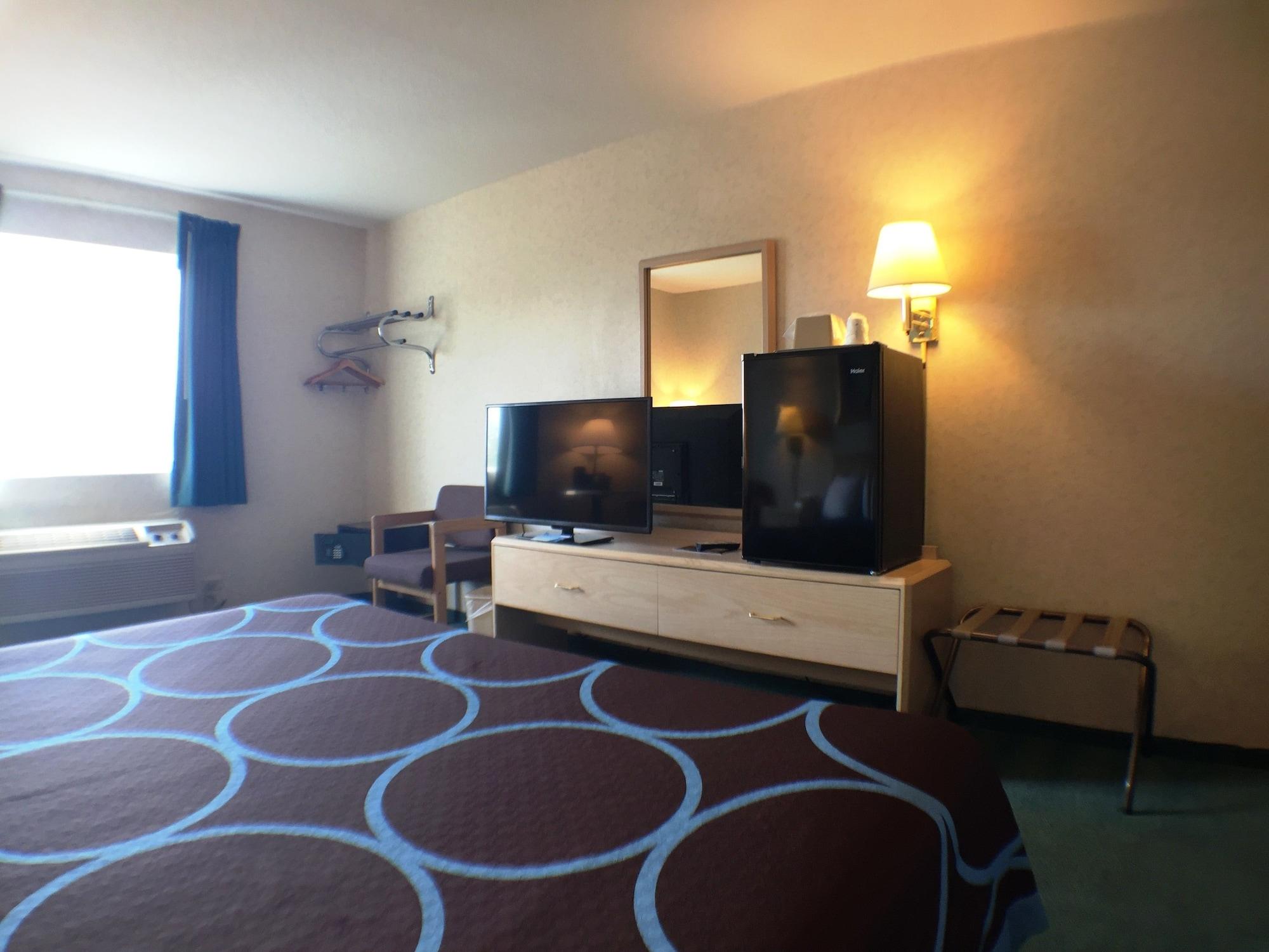 Super 8 By Wyndham Canandaigua Exteriör bild
