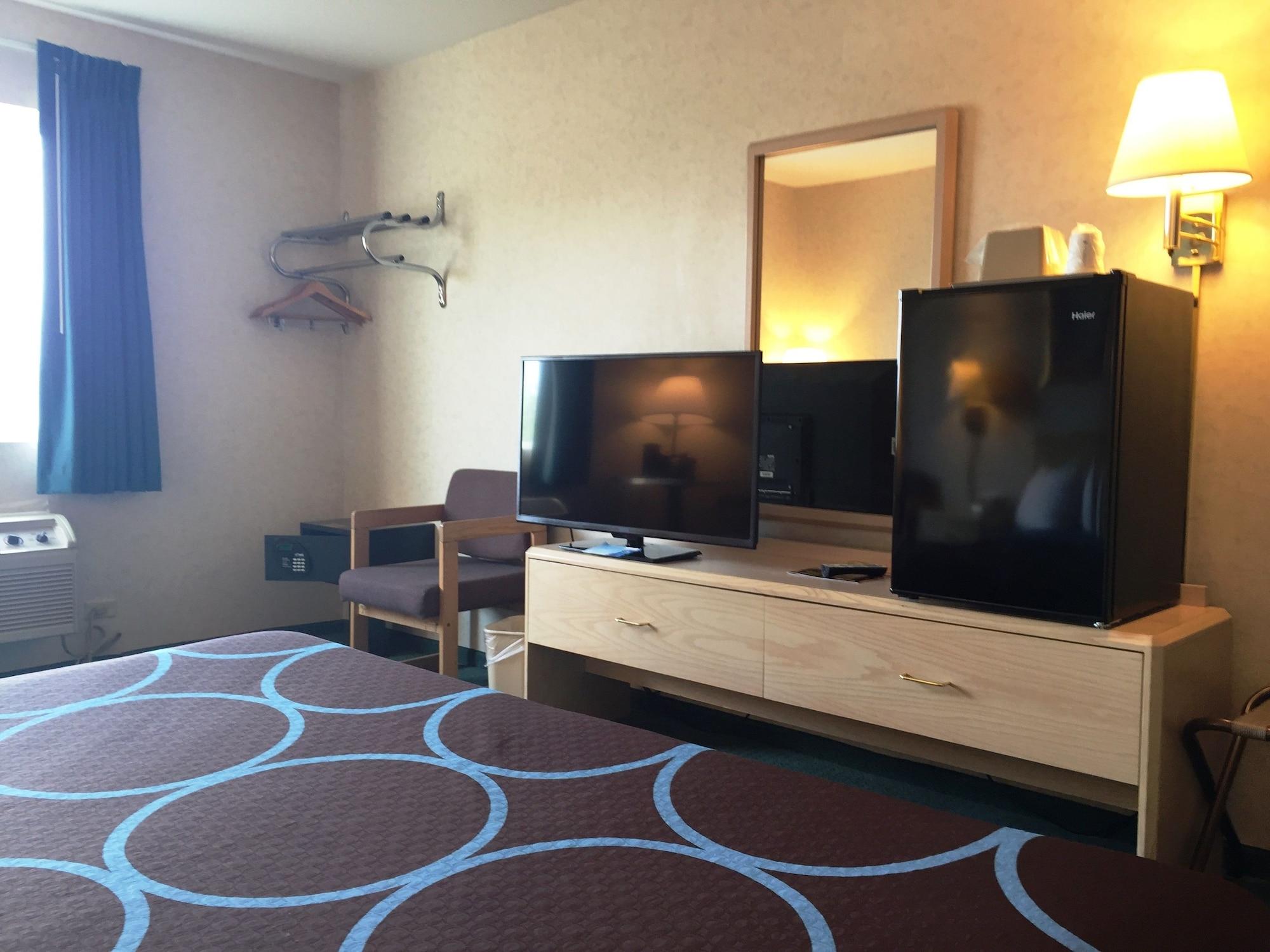 Super 8 By Wyndham Canandaigua Exteriör bild
