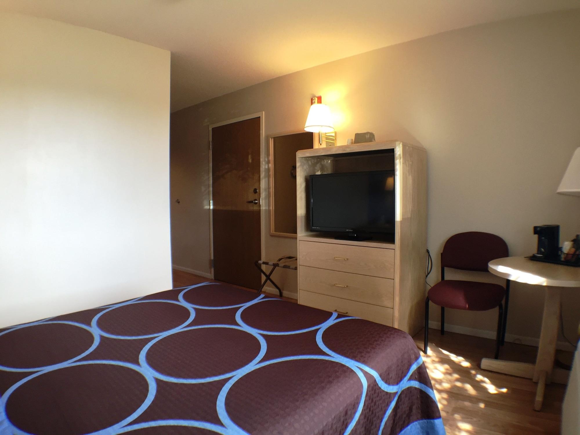Super 8 By Wyndham Canandaigua Exteriör bild