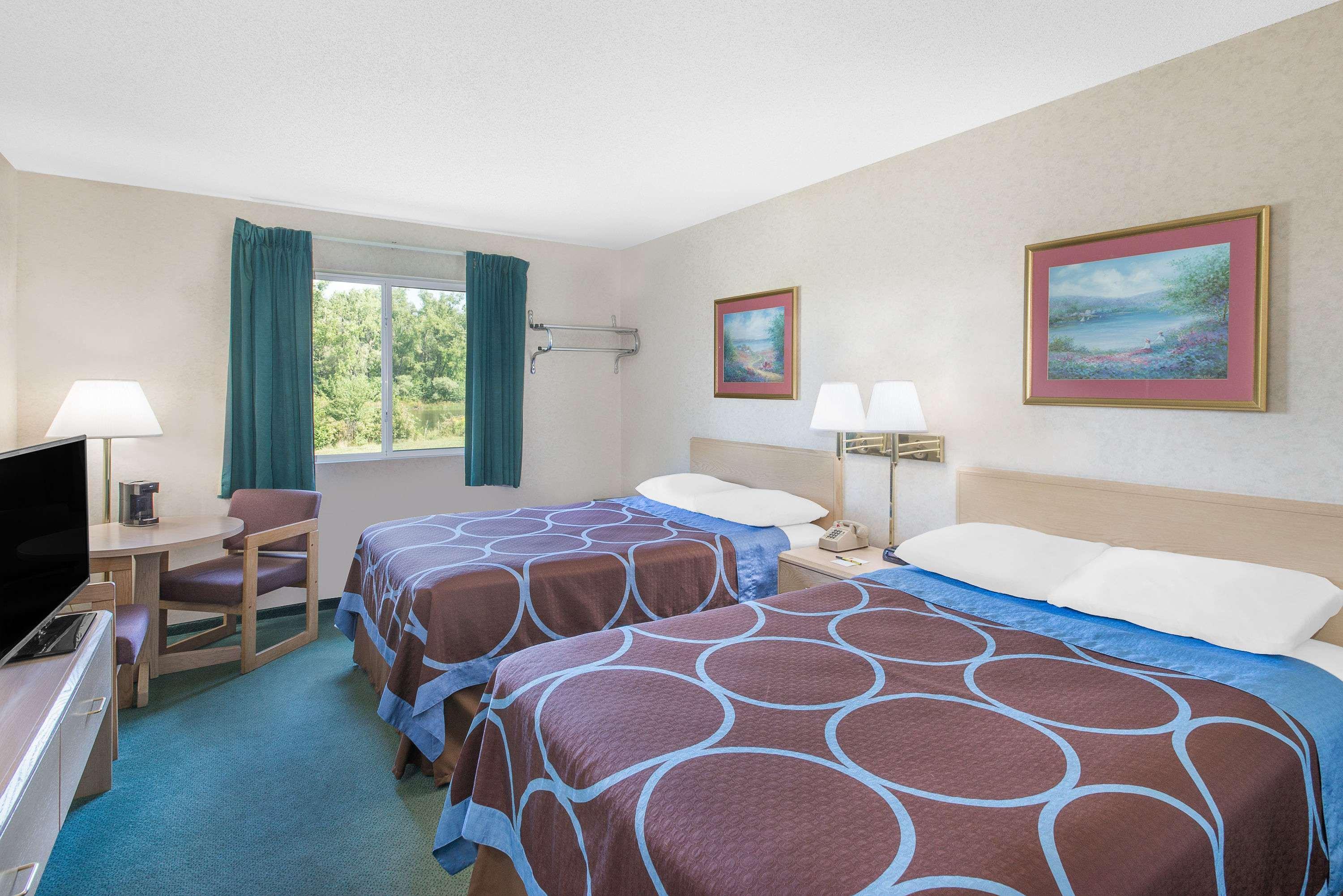 Super 8 By Wyndham Canandaigua Exteriör bild
